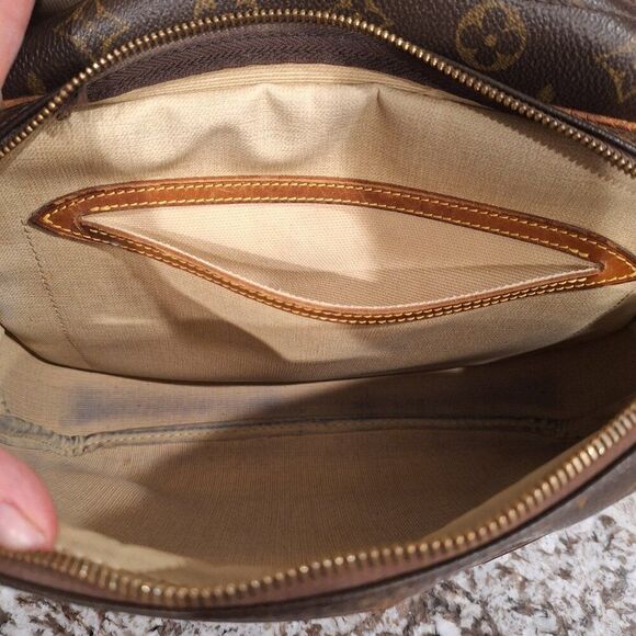 Louis Vuitton Monogram  Shoulder Bag SP 1010 - Stylish Crossbody Purse - Picture 11 of 15